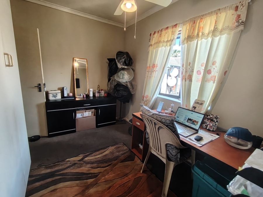 2 Bedroom Property for Sale in Vredekloof East Western Cape